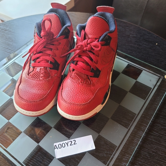 Kids Nike Jordan's 2y Red Sneakers - Picture 11 of 15